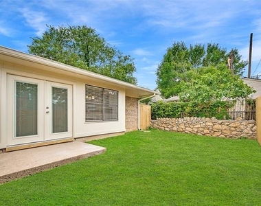 2110 Mistletoe Avenue - Photo Thumbnail 13
