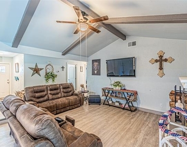 2608 Nelwin Place - Photo Thumbnail 3