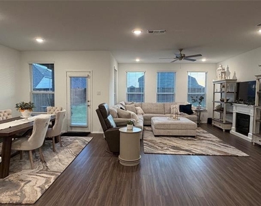 6012 Gully Grove Drive - Photo Thumbnail 9