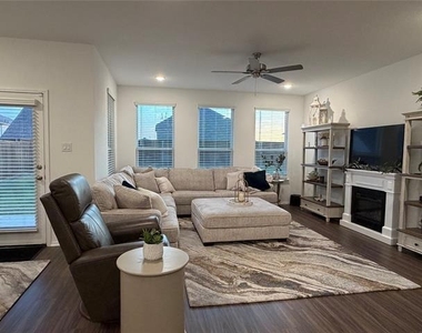 6012 Gully Grove Drive - Photo Thumbnail 10