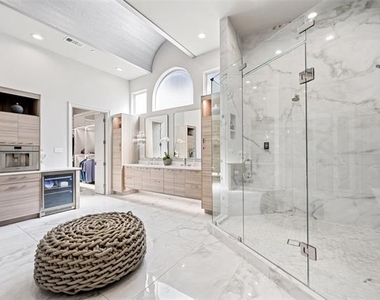 2206 Boll Street - Photo Thumbnail 21