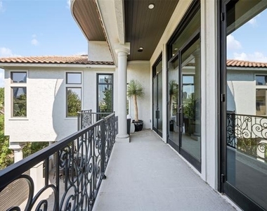2206 Boll Street - Photo Thumbnail 20