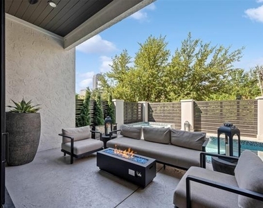 2206 Boll Street - Photo Thumbnail 9