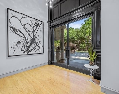 2206 Boll Street - Photo Thumbnail 1