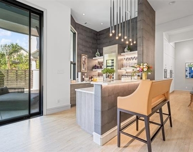 2206 Boll Street - Photo Thumbnail 10