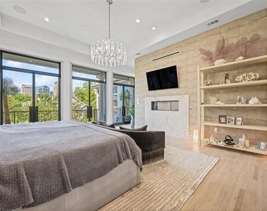 2206 Boll Street - Photo Thumbnail 19