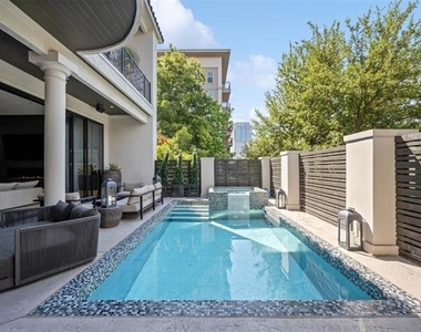 2206 Boll Street - Photo Thumbnail 11