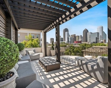 2206 Boll Street - Photo Thumbnail 25