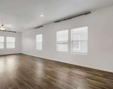 2017 Pine Stone Lane - Photo Thumbnail 5