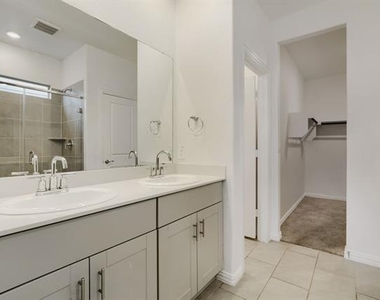 2017 Pine Stone Lane - Photo Thumbnail 16