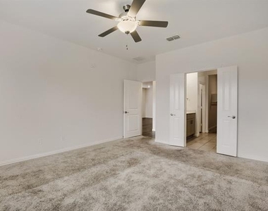 2017 Pine Stone Lane - Photo Thumbnail 15