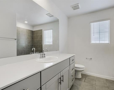 2017 Pine Stone Lane - Photo Thumbnail 24