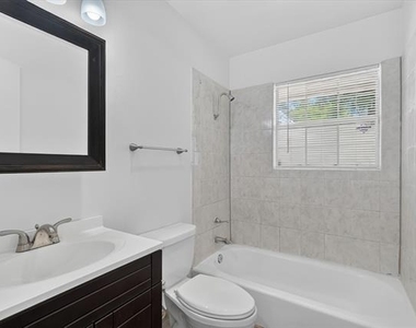 2539 Highwood Drive - Photo Thumbnail 18