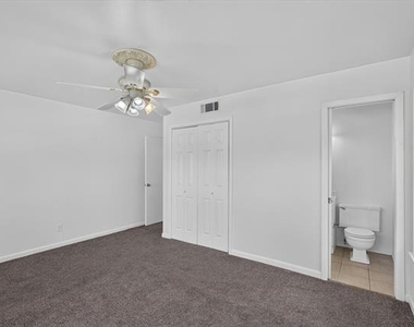 2539 Highwood Drive - Photo Thumbnail 14