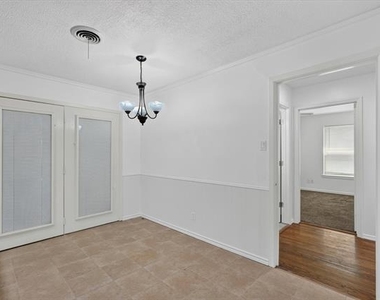2539 Highwood Drive - Photo Thumbnail 5
