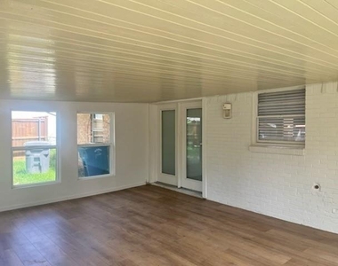 2539 Highwood Drive - Photo Thumbnail 20
