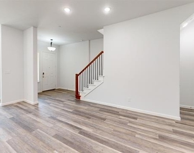 336 Buck Ridge Drive - Photo Thumbnail 3