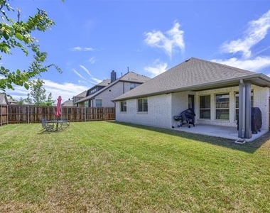 1003 Pecan Glen Drive - Photo Thumbnail 28