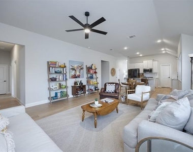 1003 Pecan Glen Drive - Photo Thumbnail 17