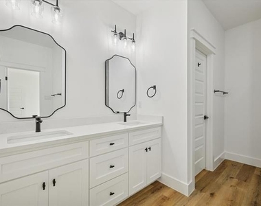 3058 Hardy Street - Photo Thumbnail 17