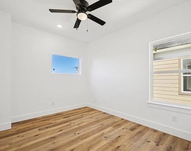 3058 Hardy Street - Photo Thumbnail 24