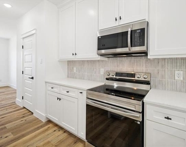 3058 Hardy Street - Photo Thumbnail 8