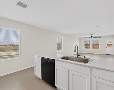 6201 Tilden Avenue - Photo Thumbnail 17
