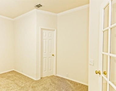 8713 Somerville Way - Photo Thumbnail 6