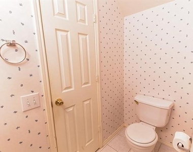 8713 Somerville Way - Photo Thumbnail 16