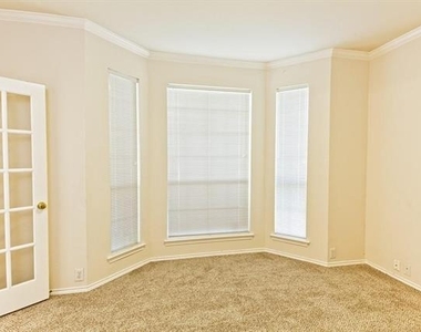 8713 Somerville Way - Photo Thumbnail 7