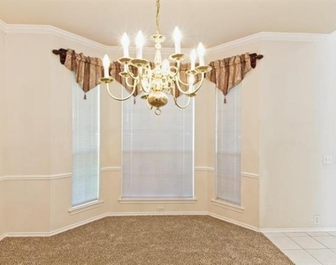 8713 Somerville Way - Photo Thumbnail 4