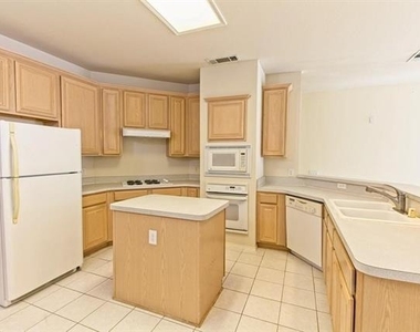 8713 Somerville Way - Photo Thumbnail 10