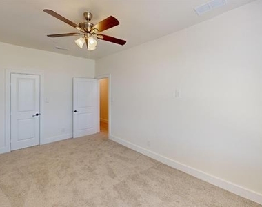 277 Mule Deer Drive - Photo Thumbnail 14