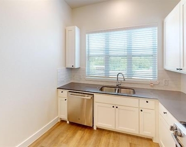 277 Mule Deer Drive - Photo Thumbnail 4