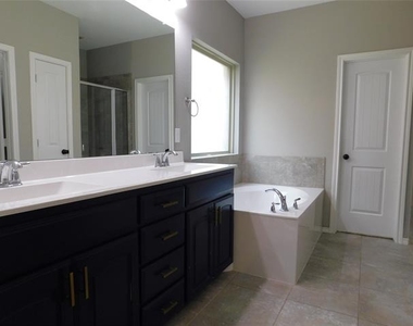 2401 Windhaven Drive - Photo Thumbnail 16