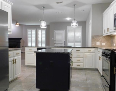 2401 Windhaven Drive - Photo Thumbnail 11