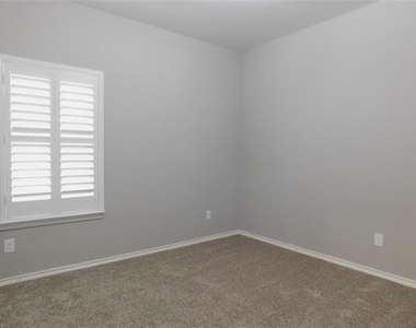 2401 Windhaven Drive - Photo Thumbnail 22