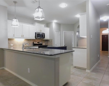 2401 Windhaven Drive - Photo Thumbnail 9