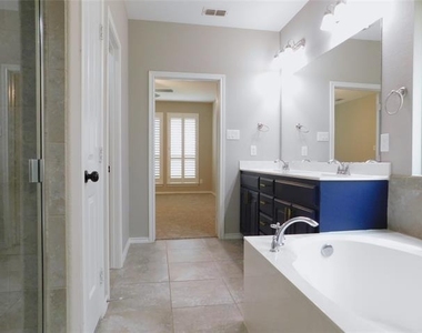 2401 Windhaven Drive - Photo Thumbnail 18