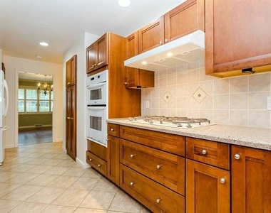 4225 Reaumur Drive - Photo Thumbnail 8