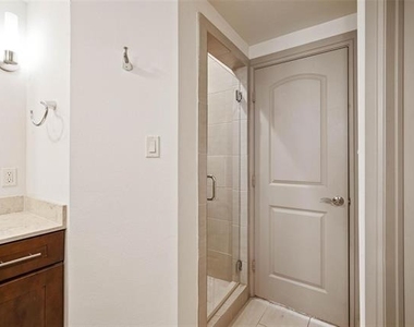 3134 Ross Avenue - Photo Thumbnail 14