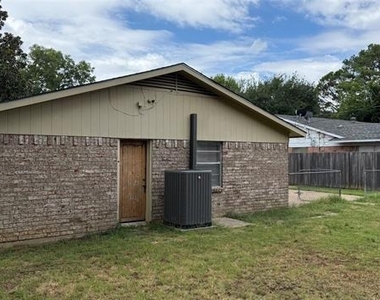 1505 Montclair Street - Photo Thumbnail 17