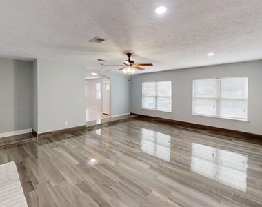 1505 Montclair Street - Photo Thumbnail 3
