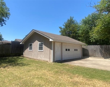 748 Chalk Hill Lane - Photo Thumbnail 18