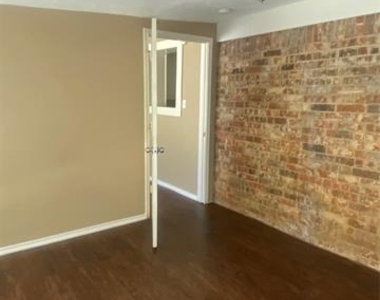748 Chalk Hill Lane - Photo Thumbnail 5