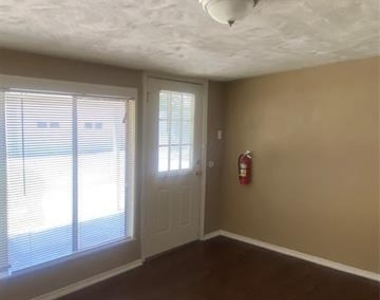 748 Chalk Hill Lane - Photo Thumbnail 8