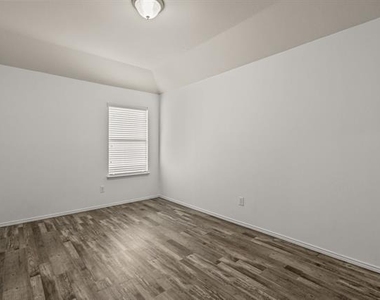 4716 Meadow Green Trail - Photo Thumbnail 26