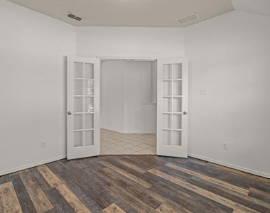 4716 Meadow Green Trail - Photo Thumbnail 13