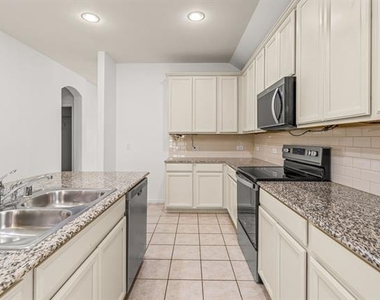 4716 Meadow Green Trail - Photo Thumbnail 9