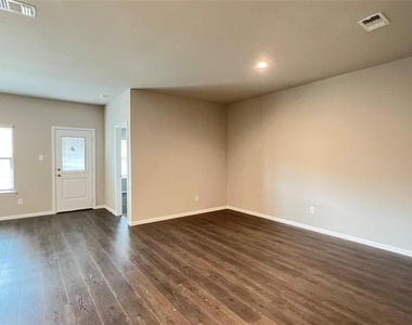 1416 Dillard Creek Drive - Photo Thumbnail 5
